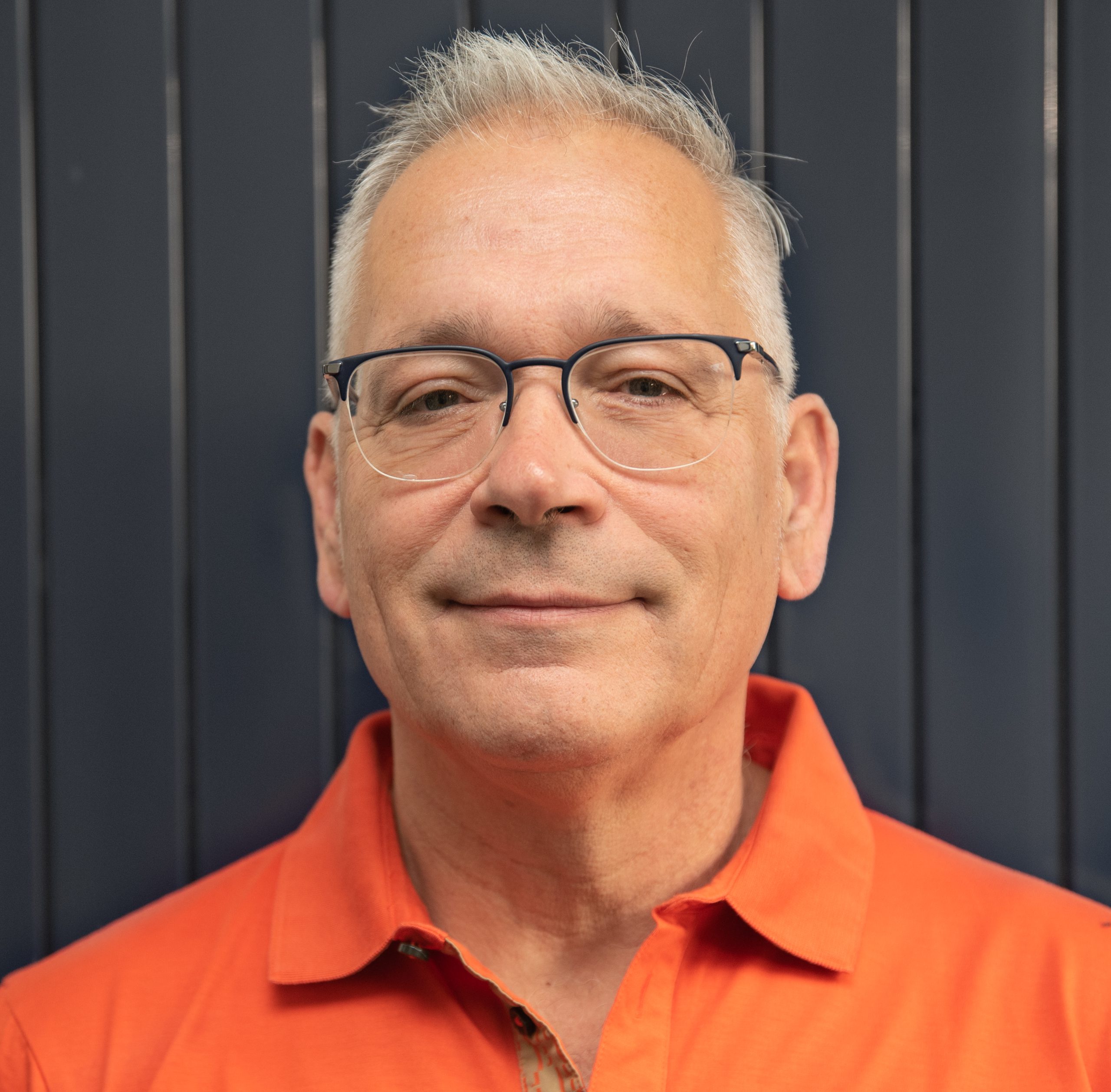 mail and phone info to contact jasper van meerten